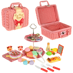 Набор посуды и продуктов для чаепития на воздухе